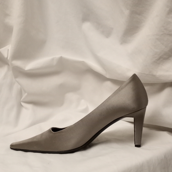 JIL SANDER Silver Satin Pointed Closed-toe Heels - Picture 2 of 12